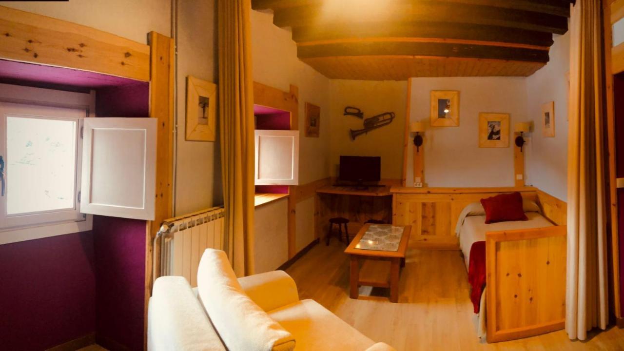 Casa Senera Villa Santa Cruz De La Seros Luaran gambar